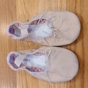 Capezio Pink Kids Ballet Shoes 2.5